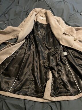 Calvin Klein Women's Tan Trench Coat with Black Lining